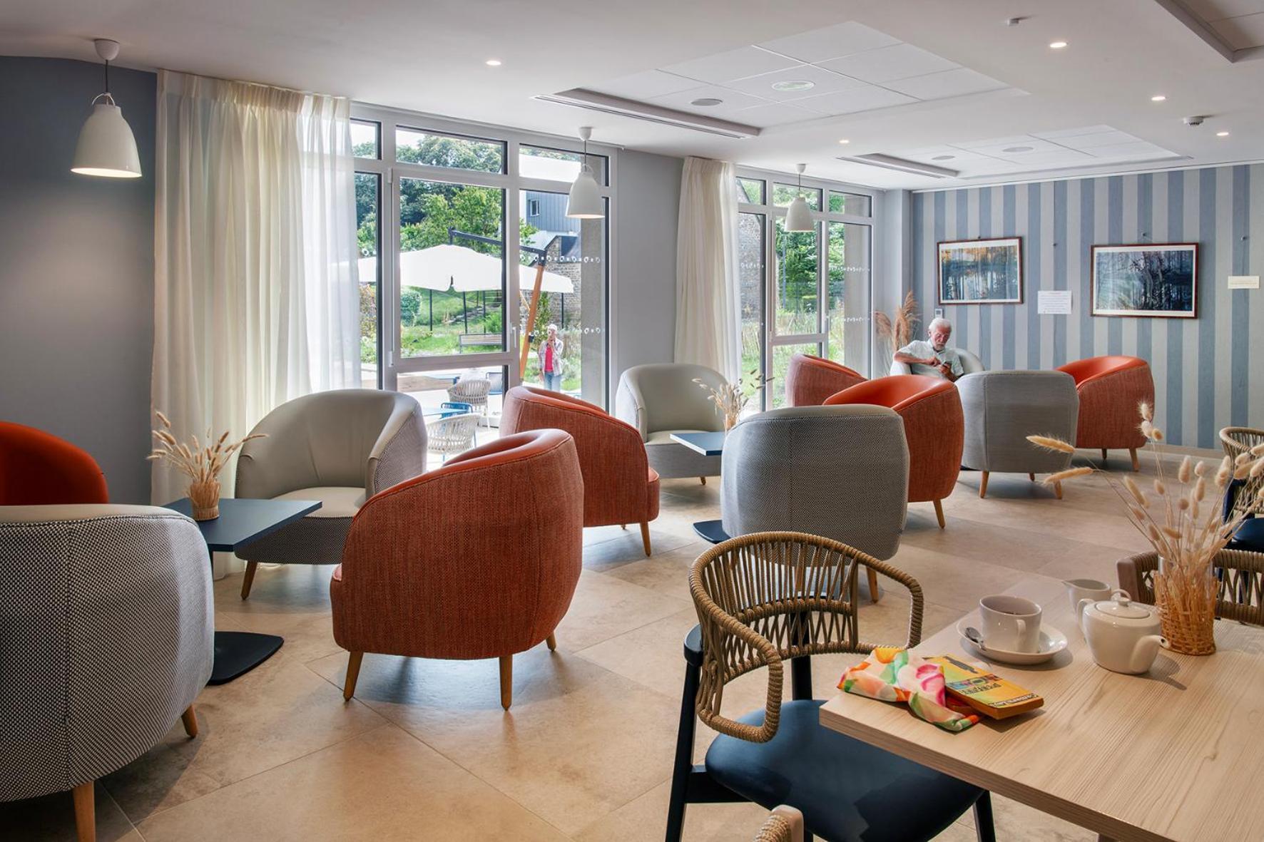 Residence Services Seniors - Domitys Les Jardins D'Ahna Динан Экстерьер фото